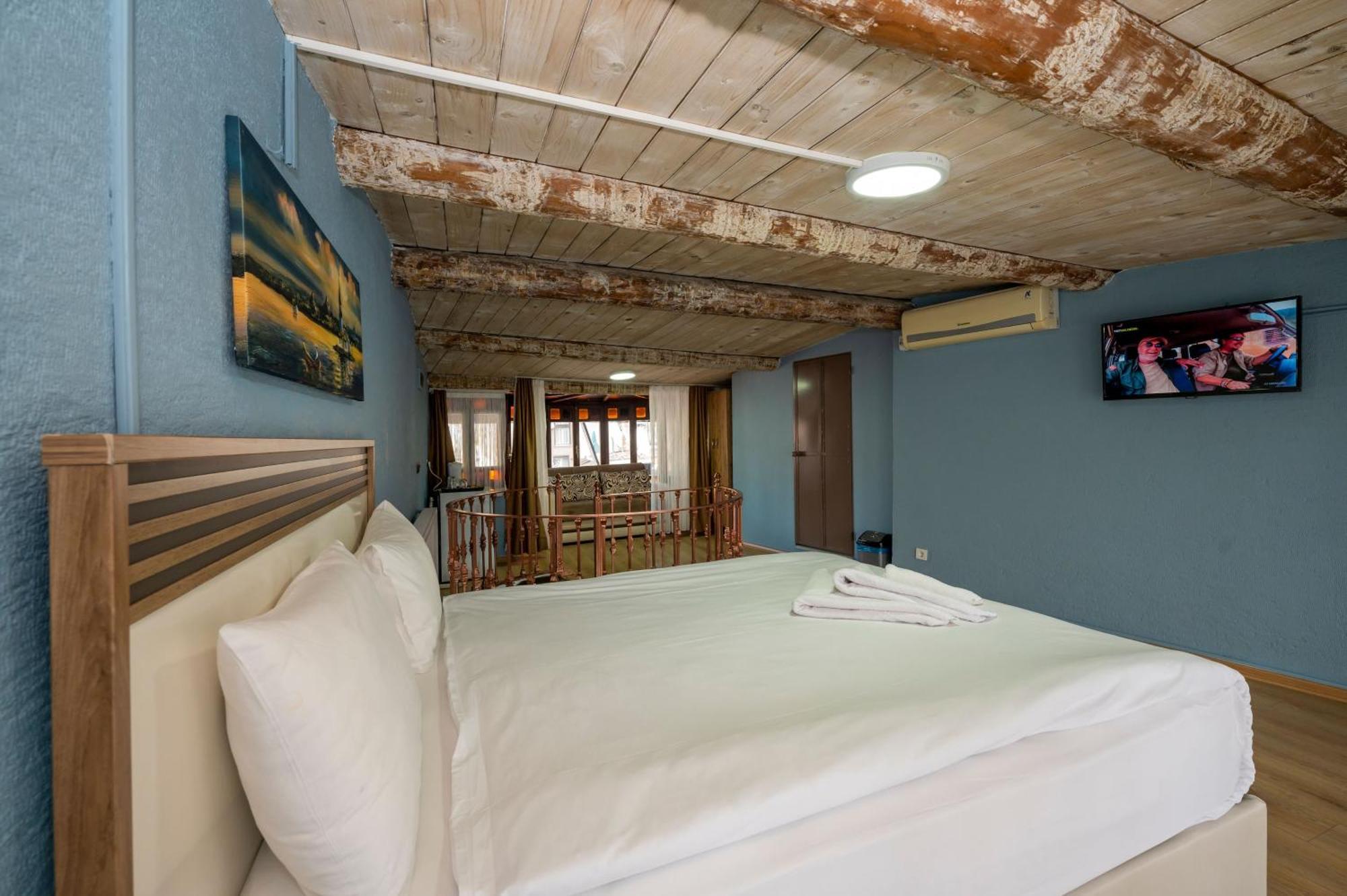 Taksimantiqueotel Отель